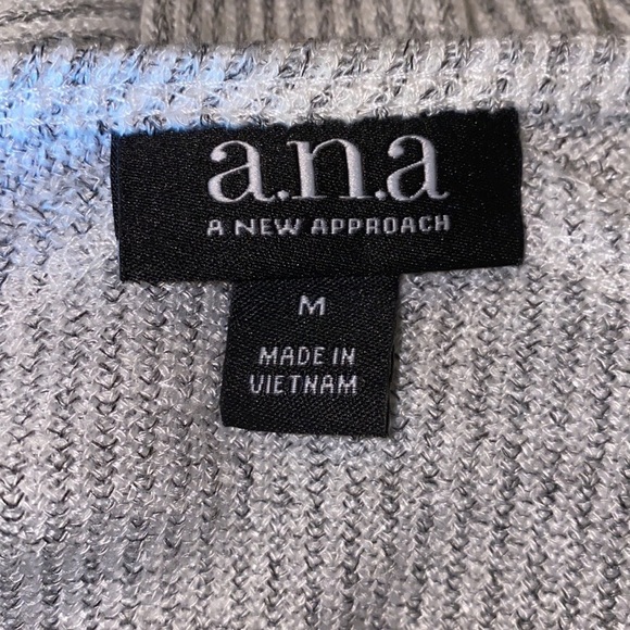 a.n.a grey white longsleeve sweater shirt top Med​​ - Picture 5 of 6